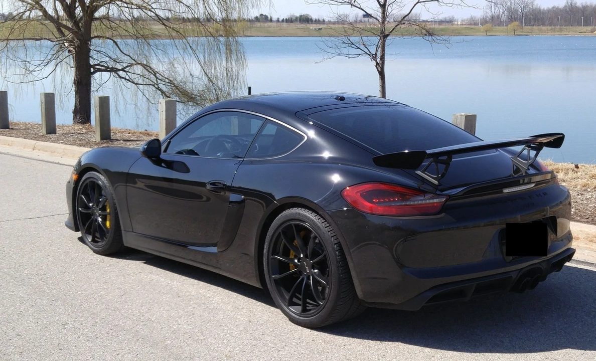 2016 Porsche 981 Cayman GT4 - Image 6 of 9