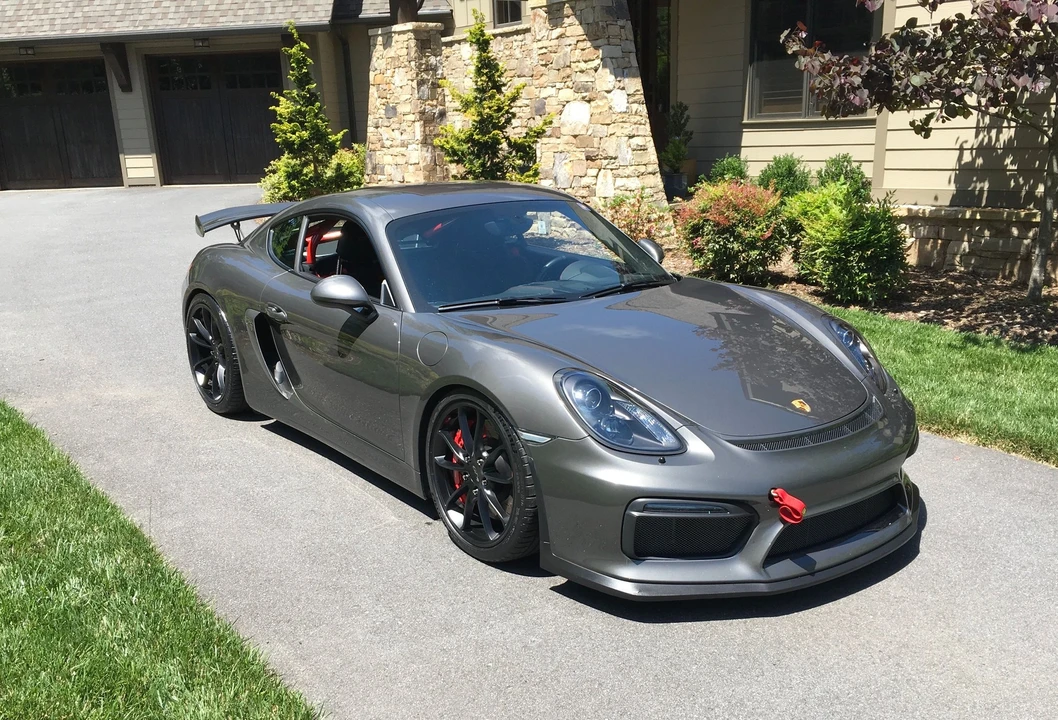 2016 Porsche 981 Cayman GT4 - Image 2 of 8