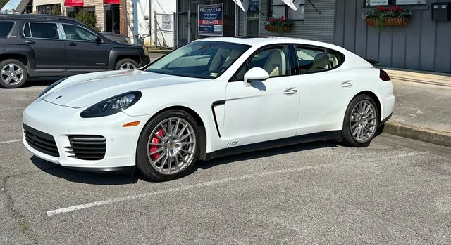 2016 Porsche Panamera GTS V-8
