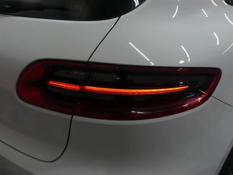 2016 Porsche Macan - Image 16 of 20