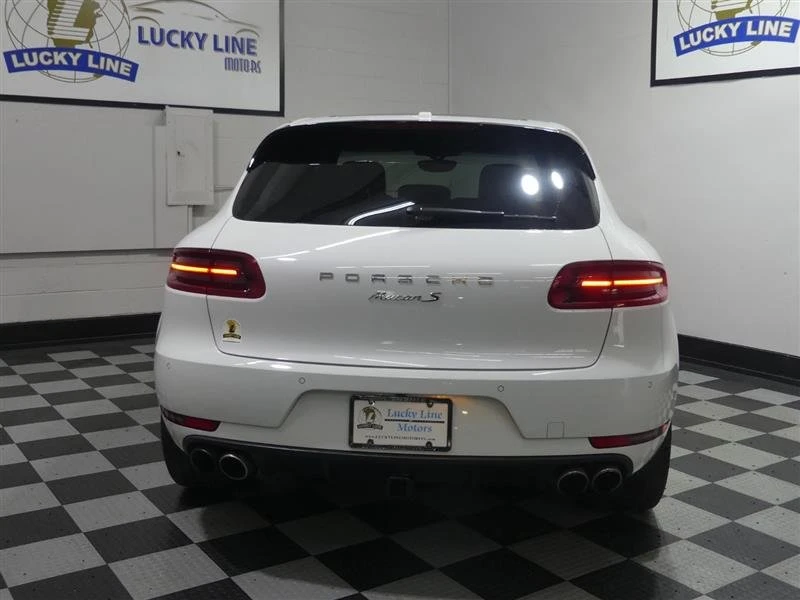 2016 Porsche Macan - Image 8 of 20