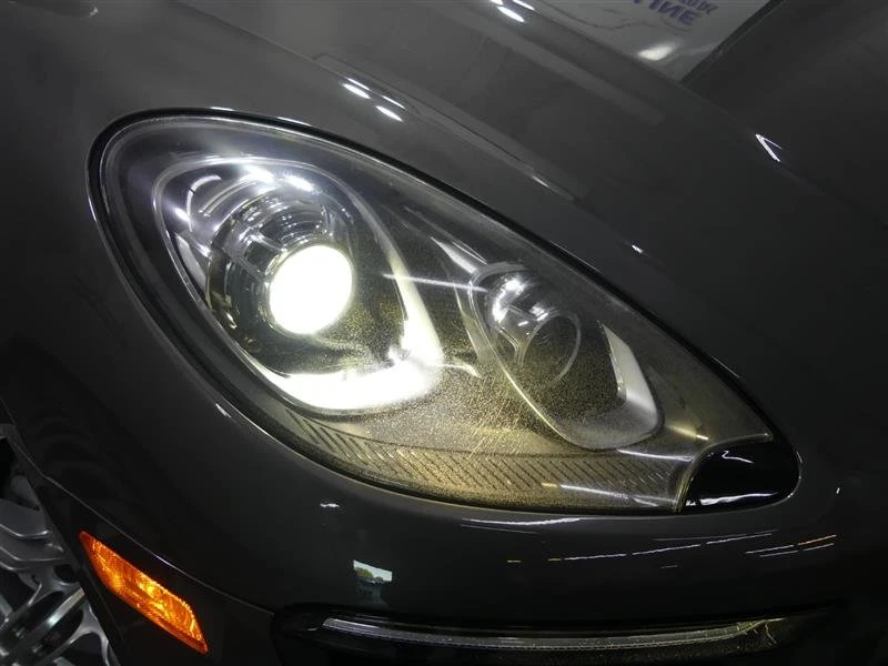 2016 Porsche Macan - Image 14 of 20