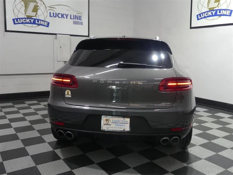 2016 Porsche Macan - Image 8 of 20