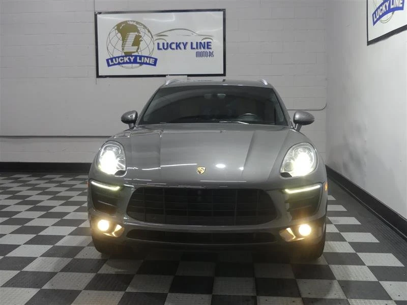 2016 Porsche Macan - Image 2 of 20