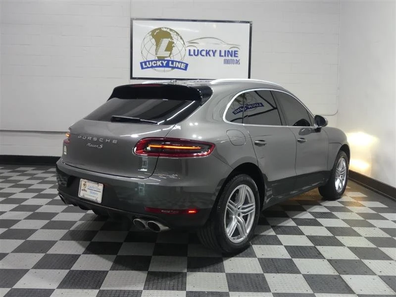 2016 Porsche Macan - Image 10 of 20