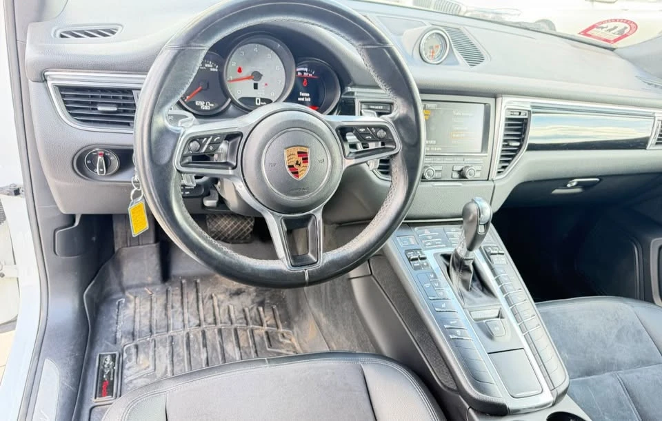 2016 Porsche Macan S - Image 9 of 11
