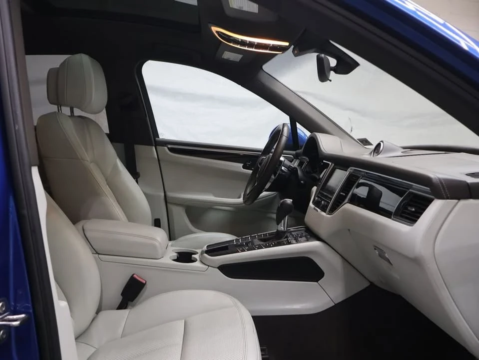 2016 Porsche Macan S - Image 11 of 19