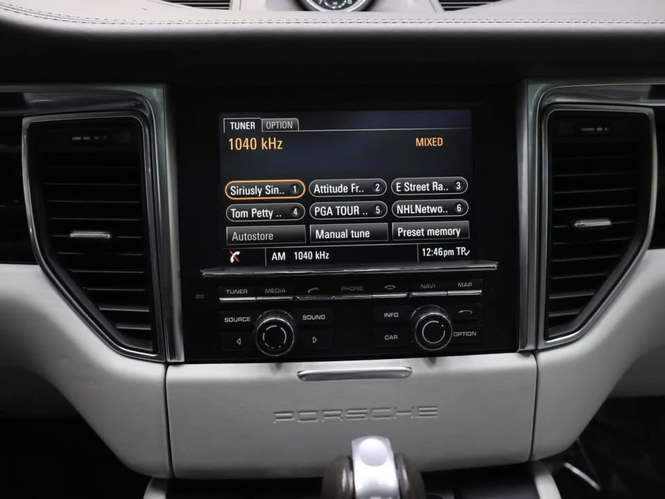 2016 Porsche Macan S - Image 18 of 19