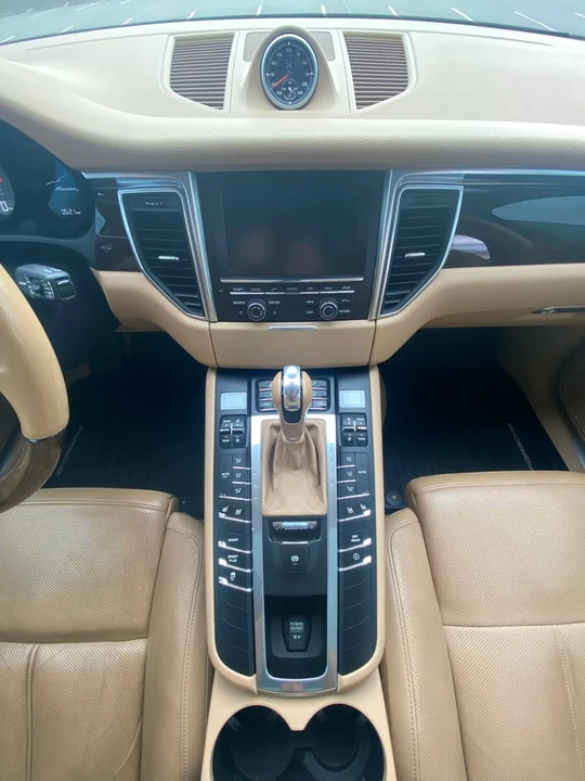 2016 Porsche Macan S - Image 17 of 20
