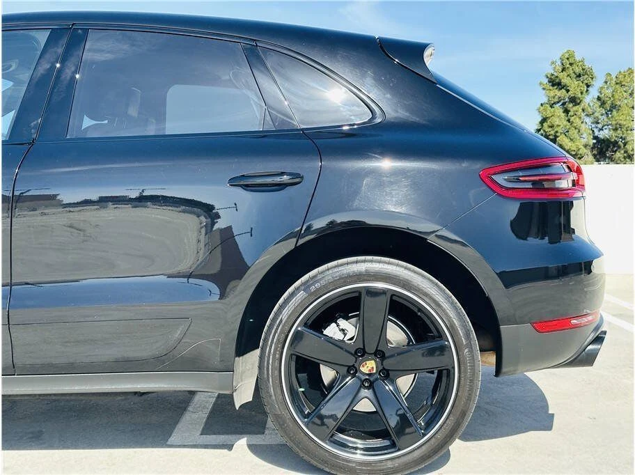 2016 Porsche Macan - Image 9 of 20