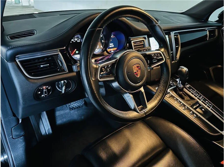 2016 Porsche Macan - Image 17 of 20