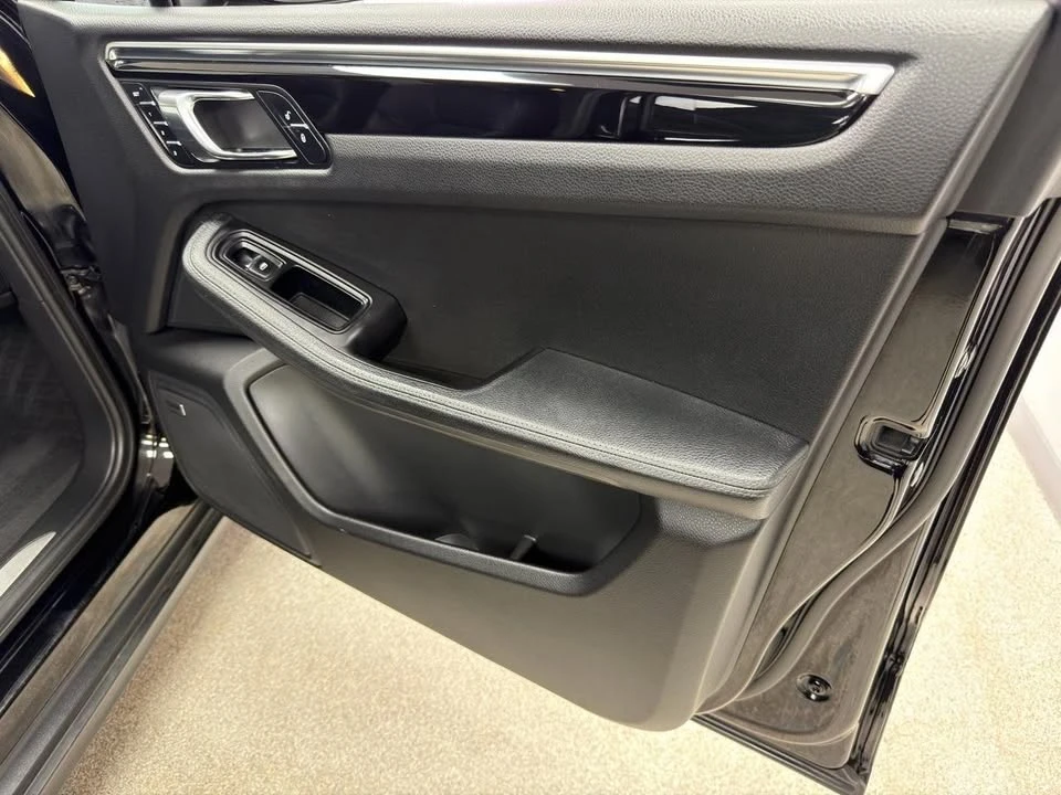 2016 Porsche Macan S - Image 13 of 20