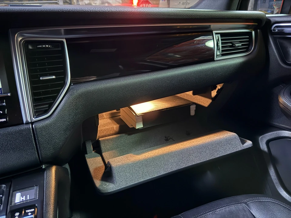 2016 Porsche Macan S - Image 22 of 31