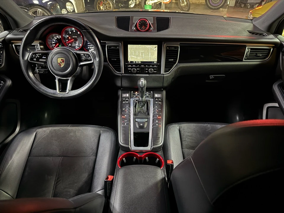 2016 Porsche Macan S - Image 10 of 31