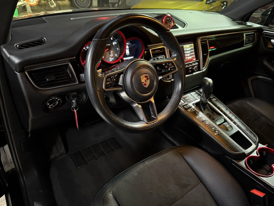 2016 Porsche Macan S - Image 9 of 31