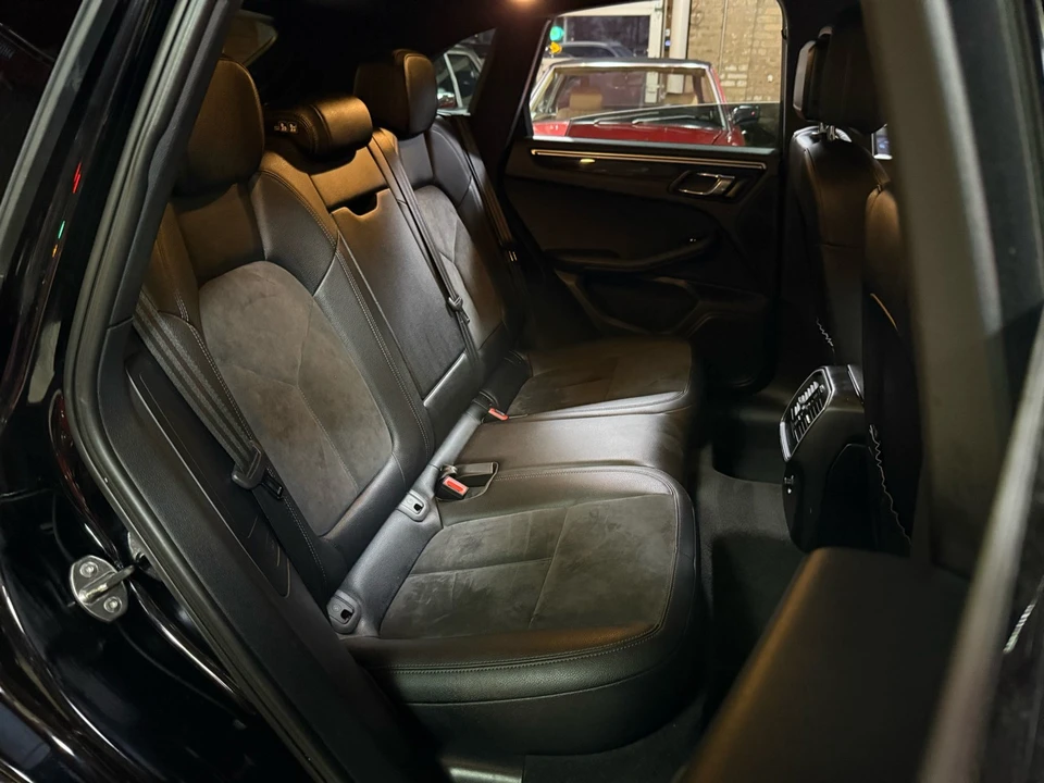 2016 Porsche Macan S - Image 26 of 31