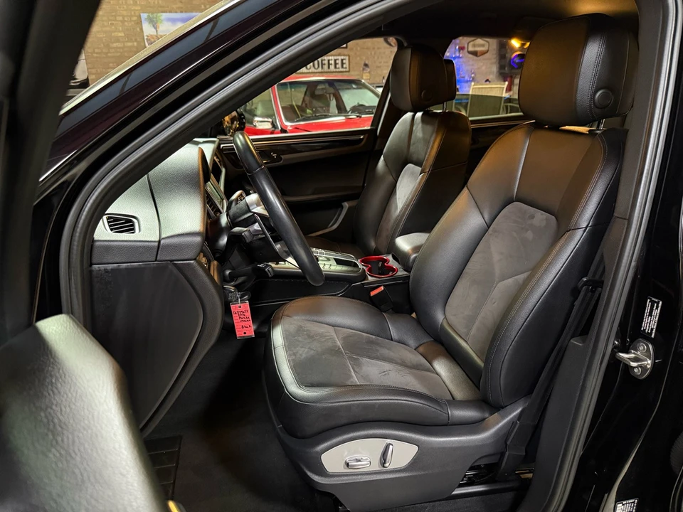 2016 Porsche Macan S - Image 24 of 31