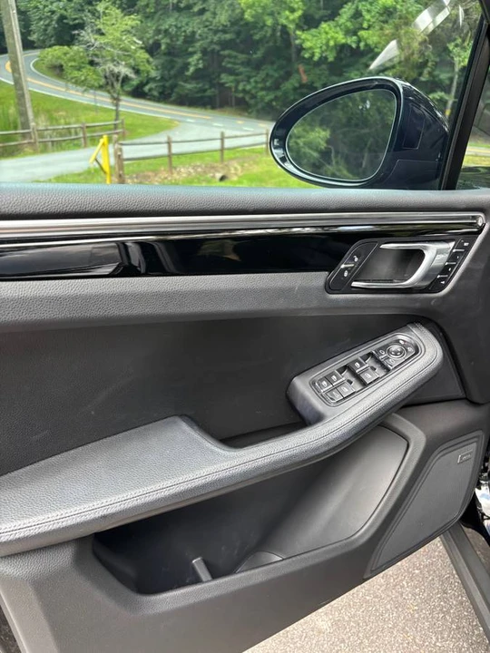 2018 Porsche Macan - Image 12 of 22