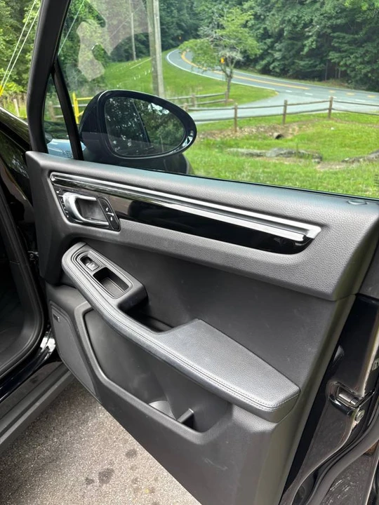 2018 Porsche Macan - Image 15 of 22