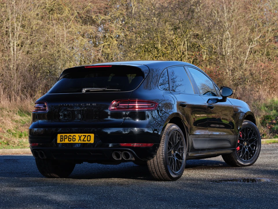 2016 Porsche Macan GTS - Image 16 of 31