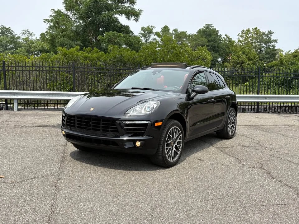 2016 Porsche Macan - Image 2 of 19