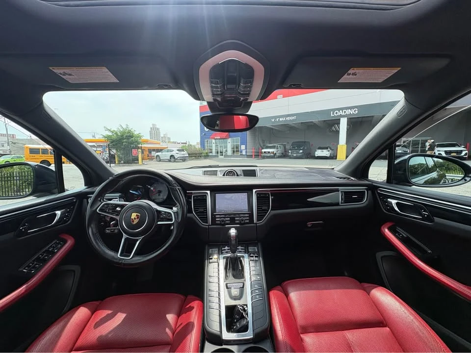 2016 Porsche Macan - Image 8 of 19