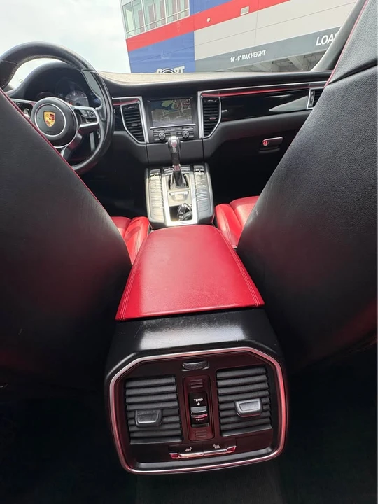 2016 Porsche Macan - Image 16 of 19
