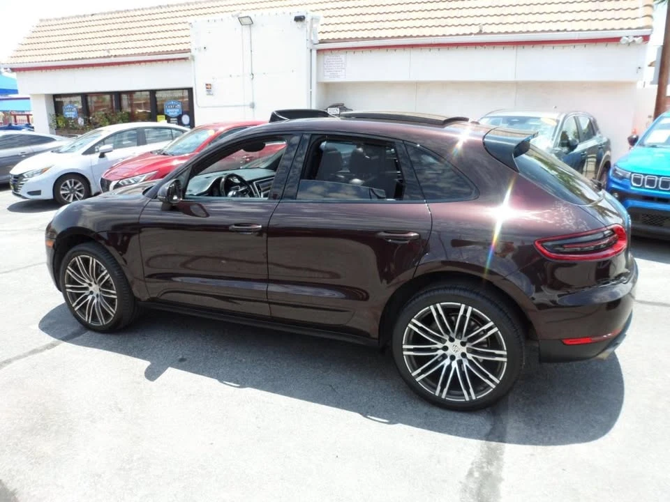 2016 Porsche Macan - Image 10 of 20
