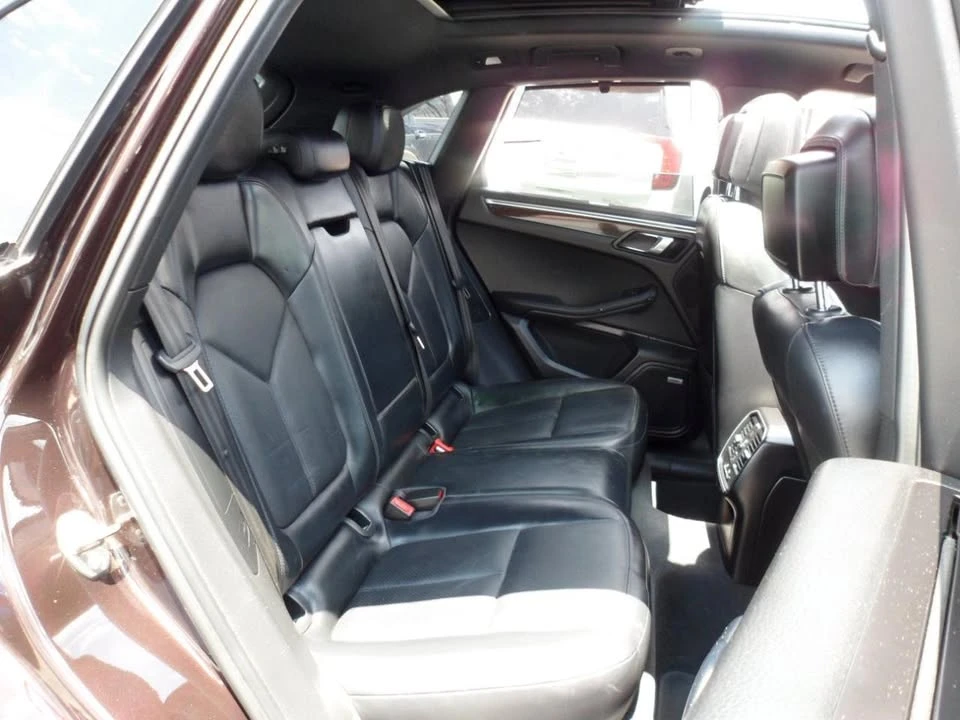 2016 Porsche Macan - Image 16 of 20