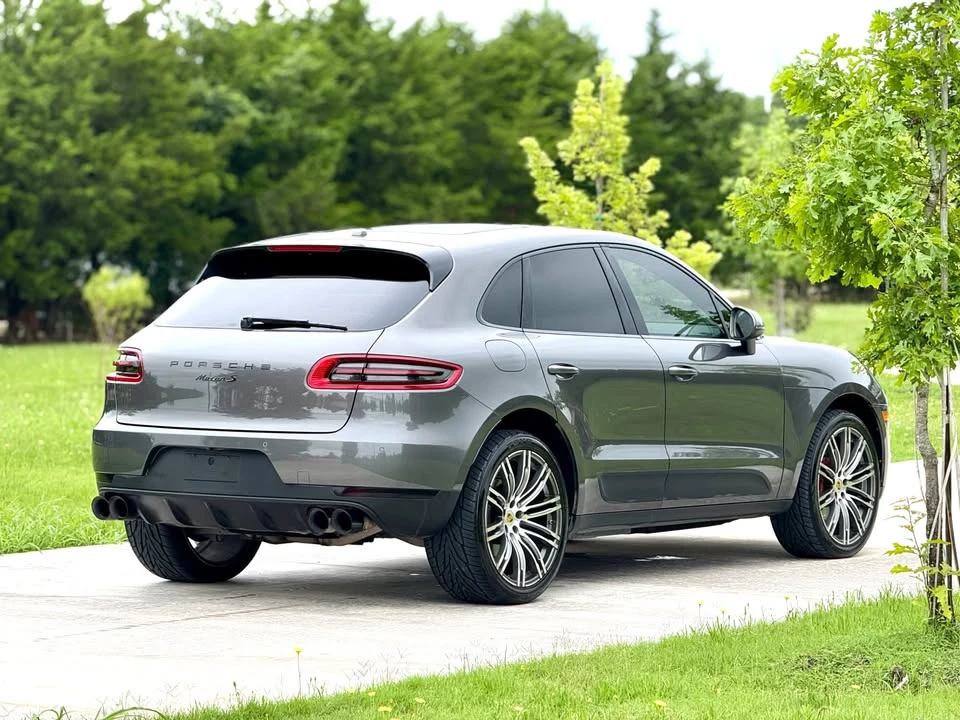 2016 Porsche Macan - Image 8 of 19