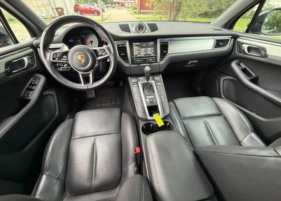 2016 Porsche Macan - Image 5 of 6