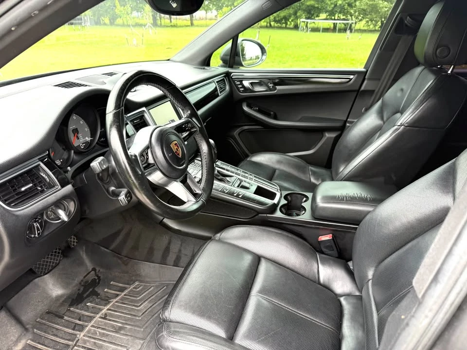 2016 Porsche Macan - Image 13 of 19