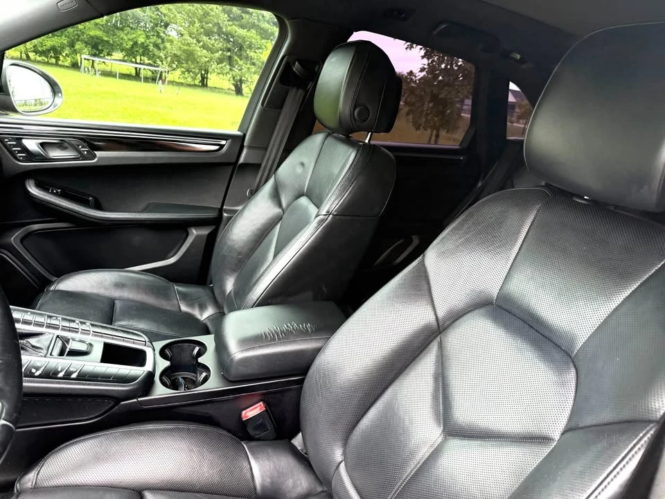 2016 Porsche Macan - Image 14 of 19