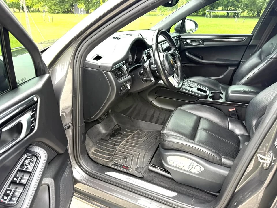 2016 Porsche Macan - Image 12 of 19