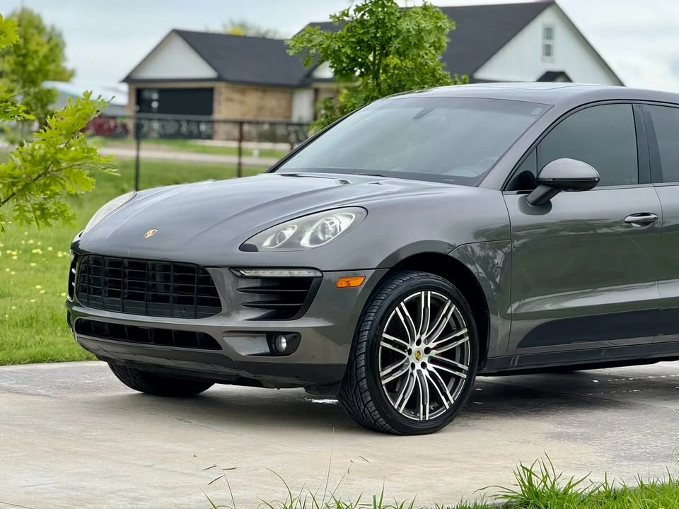 2016 Porsche Macan - Image 2 of 19