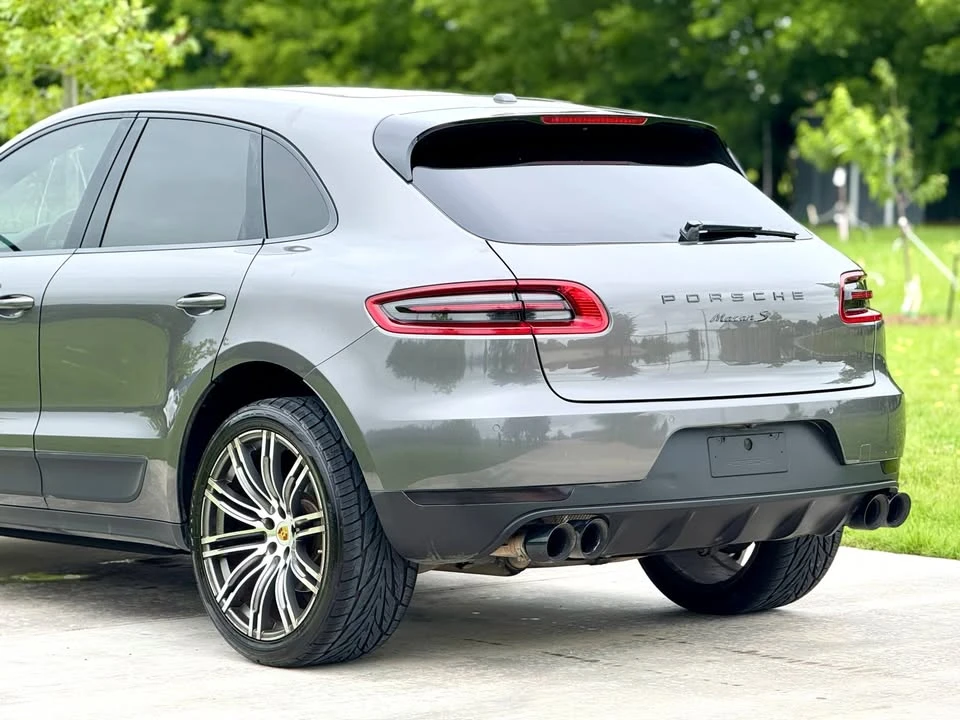 2016 Porsche Macan - Image 10 of 19