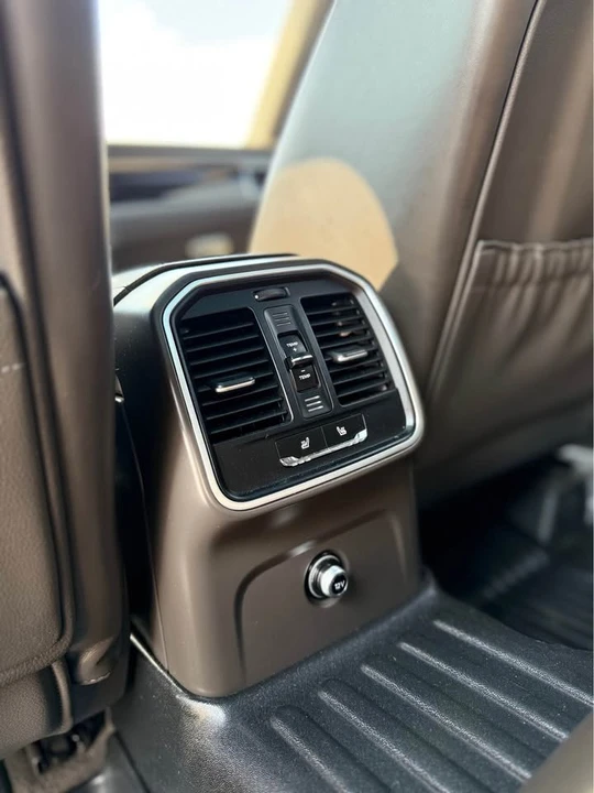 2016 Porsche Macan - Image 14 of 17