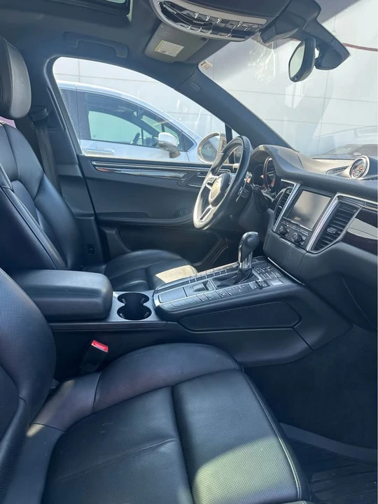 2016 Porsche Macan - Image 2 of 6