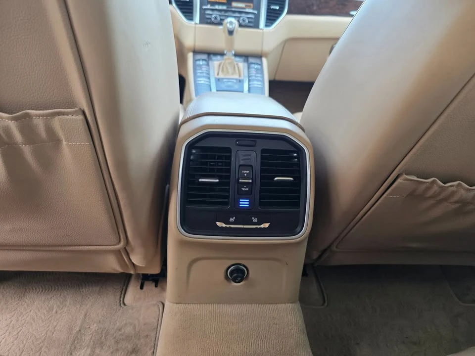 2016 Porsche Macan - Image 13 of 16