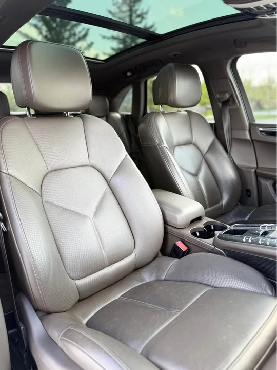 2016 Porsche Macan - Image 16 of 17