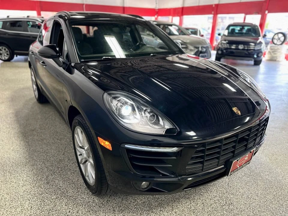 2016 Porsche Macan - Image 2 of 19