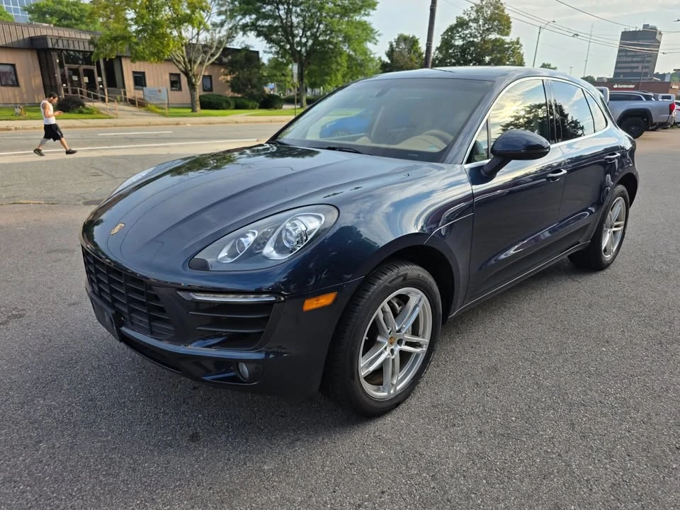 2016 Porsche Macan - Image 2 of 16
