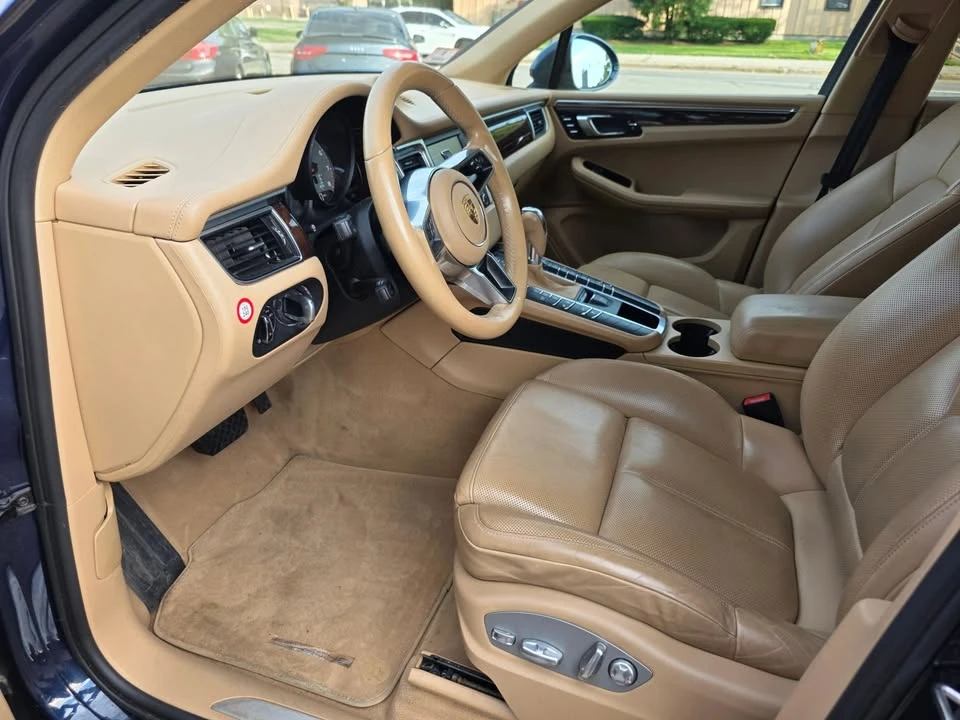 2016 Porsche Macan - Image 14 of 16