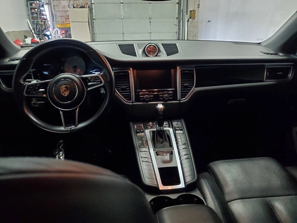 2016 Porsche Macan - Image 11 of 20