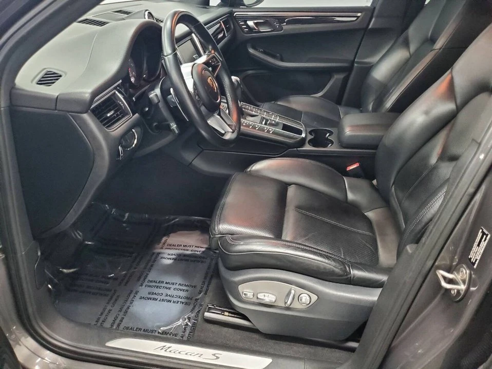 2016 Porsche Macan - Image 9 of 20