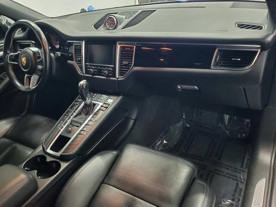2016 Porsche Macan - Image 14 of 20