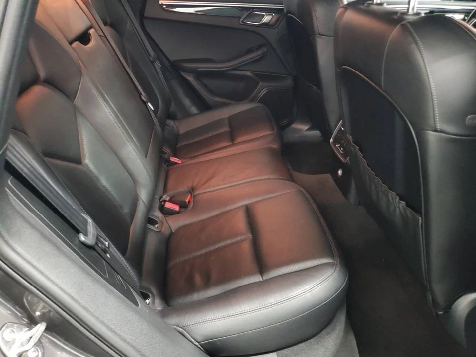 2016 Porsche Macan - Image 17 of 20