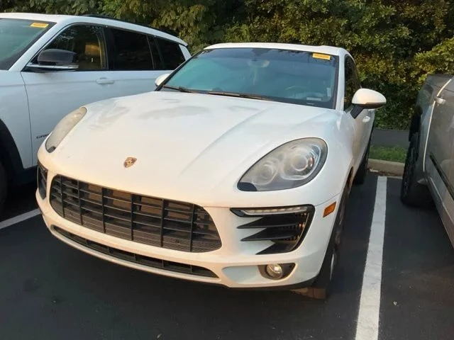 2016 Porsche Macan - Image 9 of 10