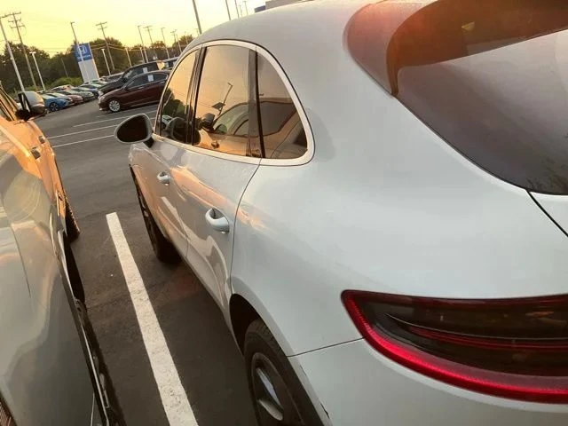 2016 Porsche Macan - Image 7 of 10