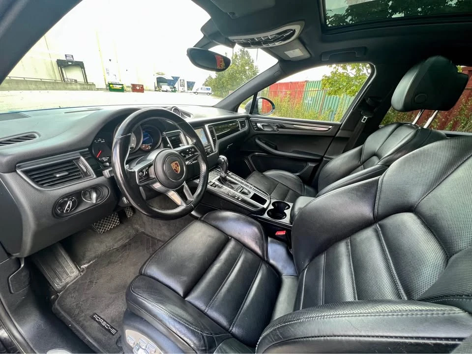 2016 Porsche Macan - Image 9 of 12